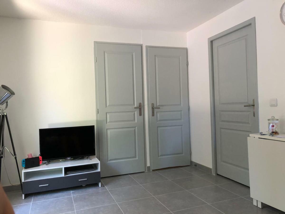 Mazet « Domaine De La Pinede » Apartment Le Lavandou Exterior photo